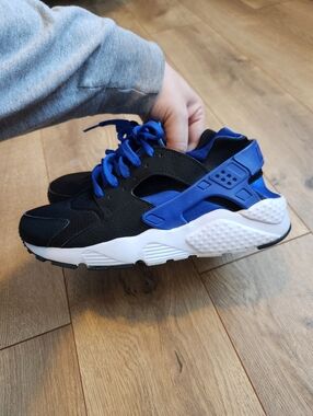 7Y 8.5 Women's Nike haurache Sneakers